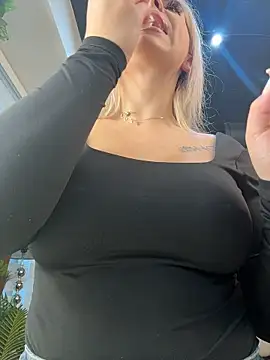 IveySin webcam