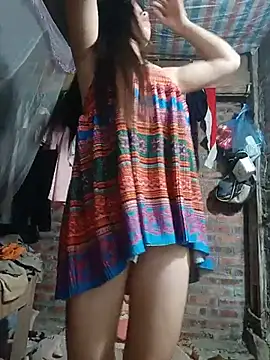 HeresThuy22 webcam