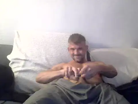 Cambitchboy live cam on StripChat