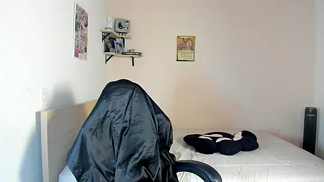 nina_pons webcam