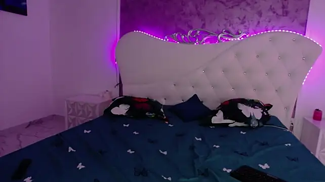 RavenFoxxy webcam