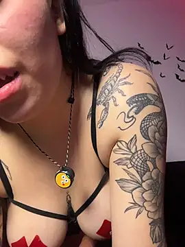 Draculona-666 live sex cam