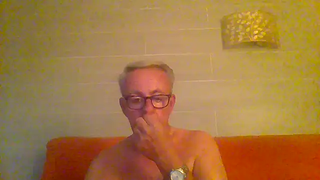 tuggy59 live cam on StripChat