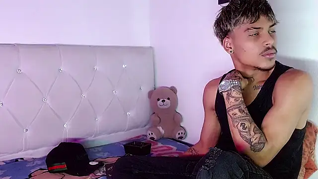 Angel_foxc13 webcam