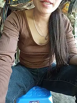 Heryy_xx live cam on StripChat