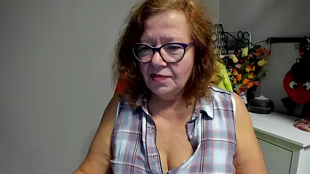 Adelewildx live cam on StripChat