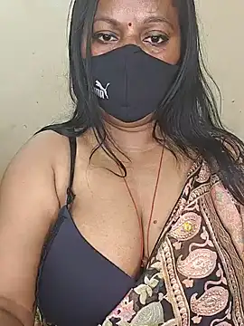 MISS-LOVEV webcam