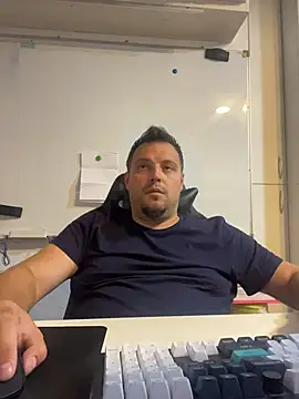 snayperm123 live cam on StripChat