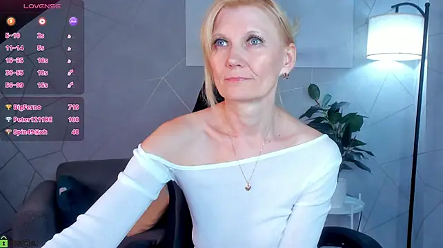 Julie_Lucas