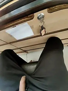 tomcruse7 live cam on StripChat