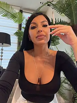 ReynaMorel live cam preview