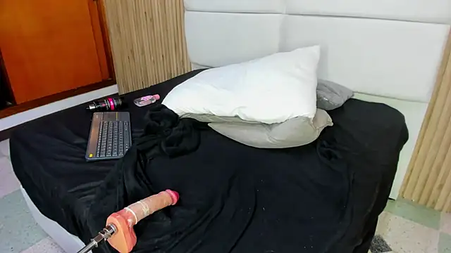 julayboobs1 live cam preview