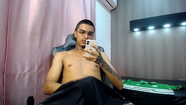 Tayson_Hot