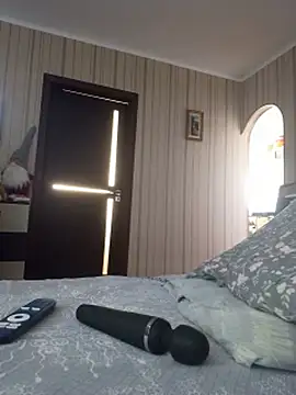 BustyBlond