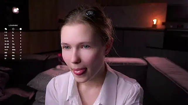 LynHillaire webcam