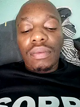 MaskedWithCum webcam