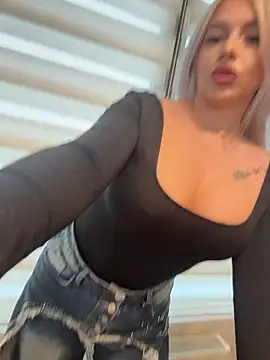 IveySin webcam