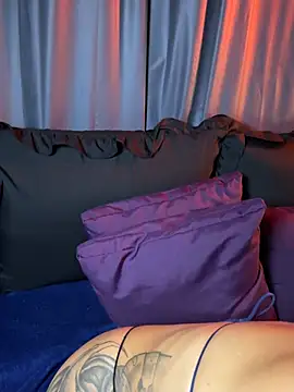 NinaKallen live cam on StripChat