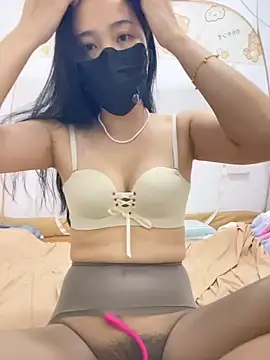 Nini_11 live cam on StripChat