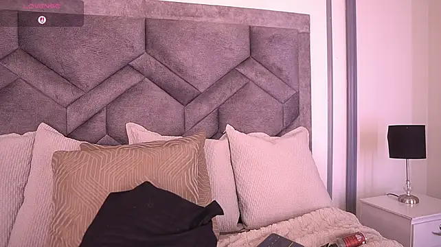 MiaKay1 webcam