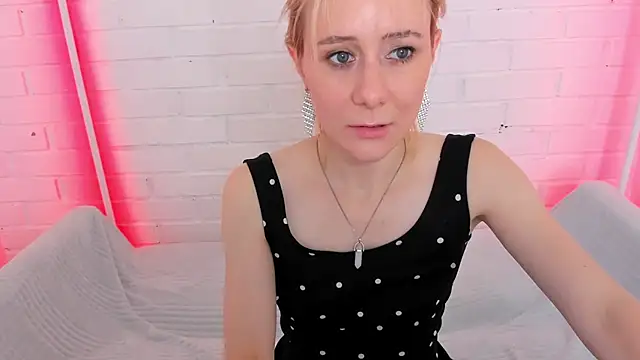 NikaBond webcam