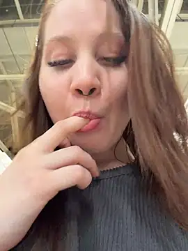 slaviccandy (F teen) - remove wet panty near people in PARK