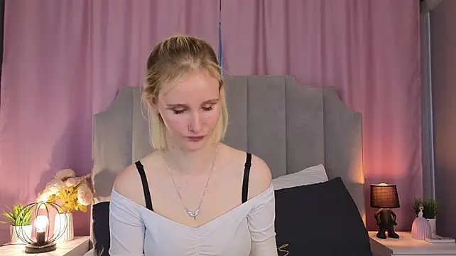 CrystalLili webcam