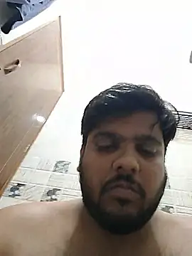 Cutehornyyboiy webcam
