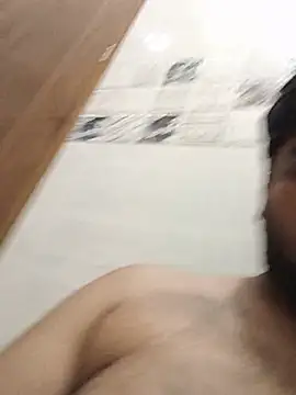Cutehornyyboiy webcam