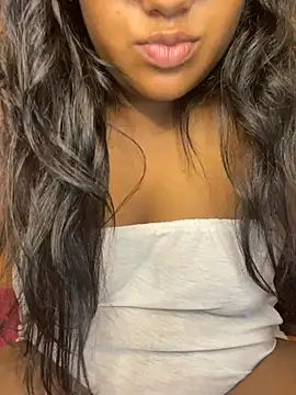 Nethmi156 live cam on StripChat