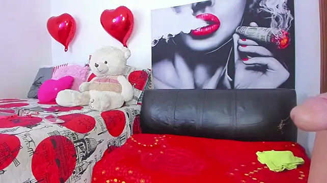 Angeline_focus live cam on StripChat