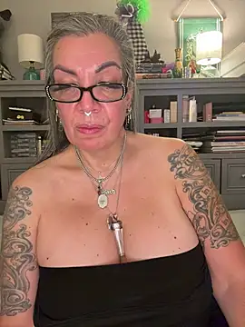 dieseldame1313 webcam