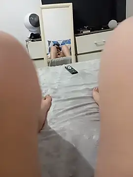 LatinaCalienteMilf webcam