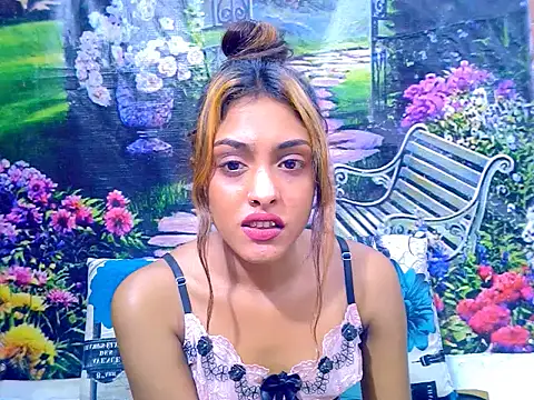 IndianPretty14u2Luv webcam