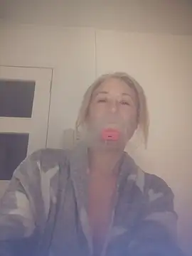 Sinful-Sarah webcam