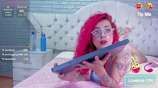 RoxanneStorm_ webcam