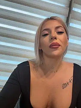 IveySin webcam