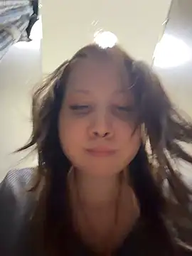 SlavicCandy live cam on StripChat