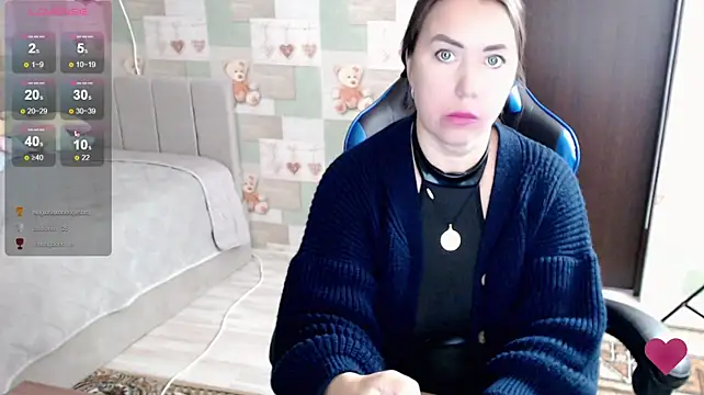 korolek12 (F milf) - dildo in the pussy