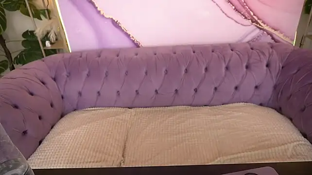 IceDanielles live cam preview