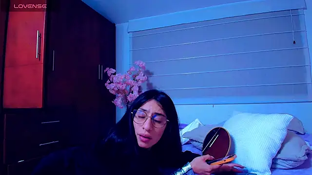 Lucyjoi webcam