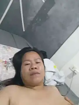 AsianbouncieGIRL webcam