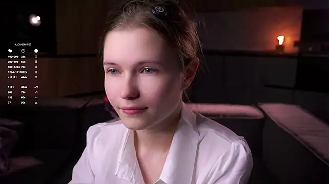 LynHillaire webcam