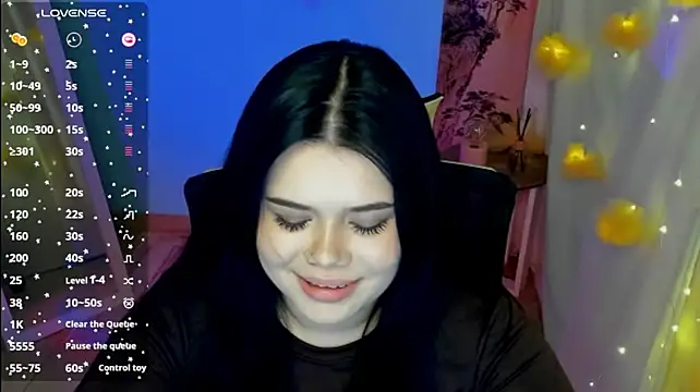 Mona_Esty webcam