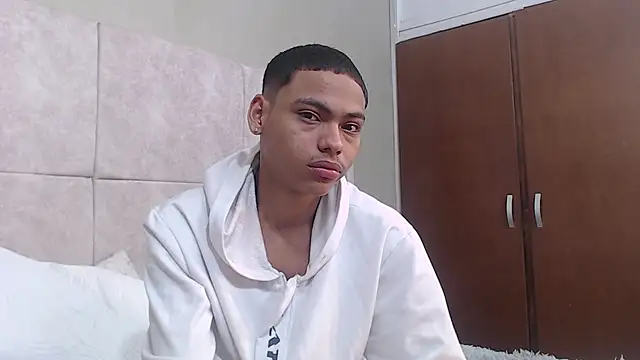 adam_piarse01 (M young) - MASTURBARTE MORE PRECUM