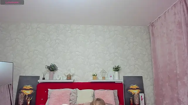 KattyPeachX webcam