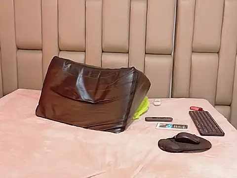 LadyPalLove webcam