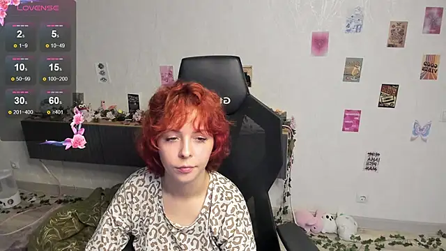 Inferno_kitten live cam on StripChat