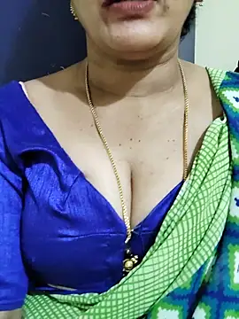 Raashi_15 live sex cam