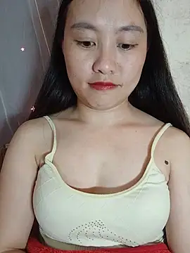 Cherry-squirtt live cam on StripChat